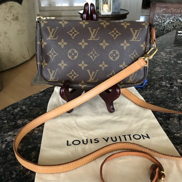 Louis Vuitton Pochette Accessories with Authentic LV Crossbody Strap - Picture 4 of 17